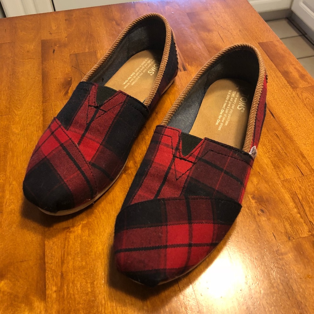 Plaid TOMS